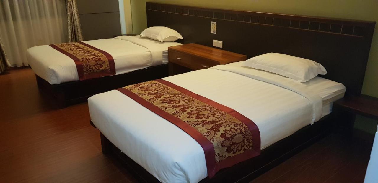 Capital O 89938 Herald Hotel Malacca Екстериор снимка